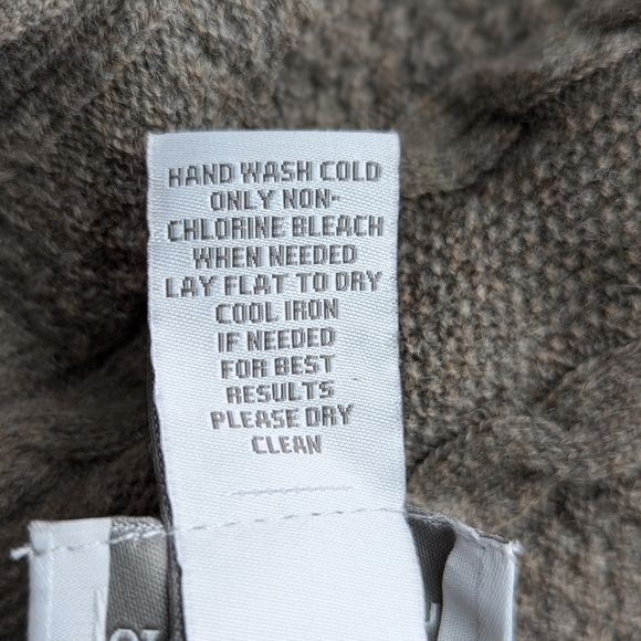 Soft Surroundings Lambswool Cashmere Cable Knit Button Wrap Shawl Poncho S/M - Picture 5 of 13